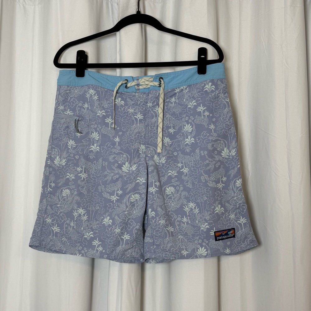 Patagonia Wavefarer Boardshorts Men’s 33 Ghost Purple